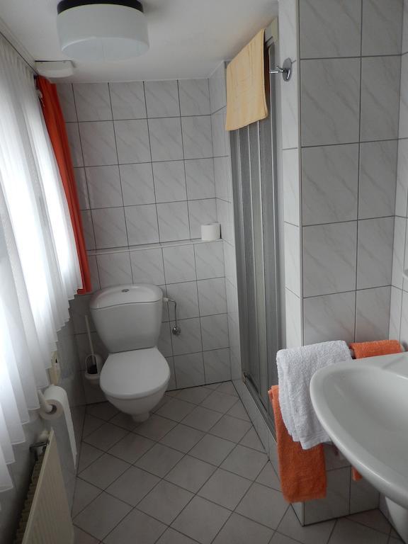 Zum Burghof Hotel Schoenberg Room photo